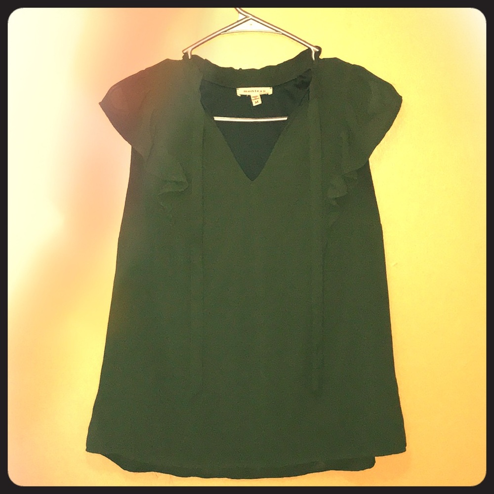 ♦️FINAL PRICE♦️ Green cap sleeve w/tie neck blouse